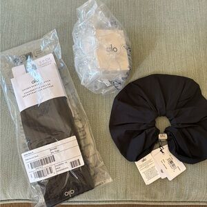 ALO Yoga Black Unisex Scrunch Socks, Hair Scrunchie & Candle. AUTHENTIC & BNWT!